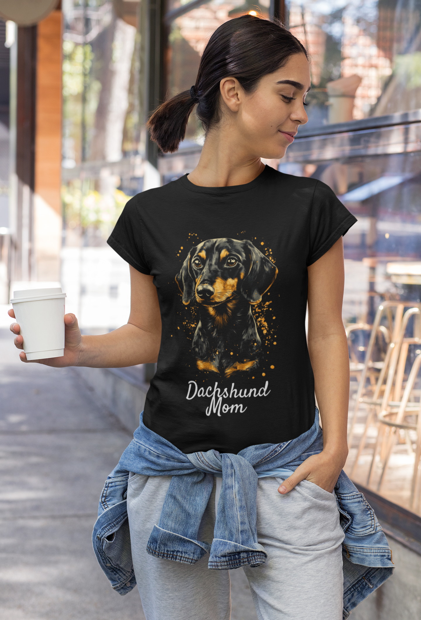 "Dachshund Mom" Crewneck T-shirt